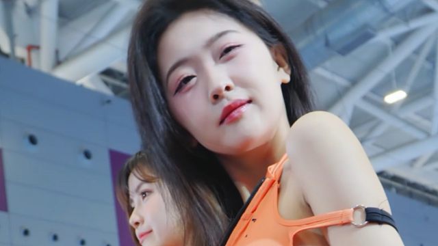 深圳改装车展 任绵绵