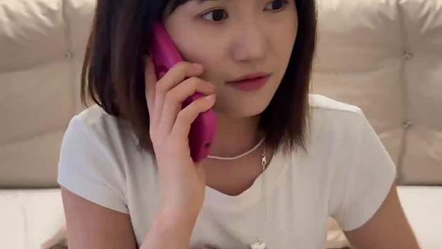 你哭ta晒自拍，你冷ta开空调