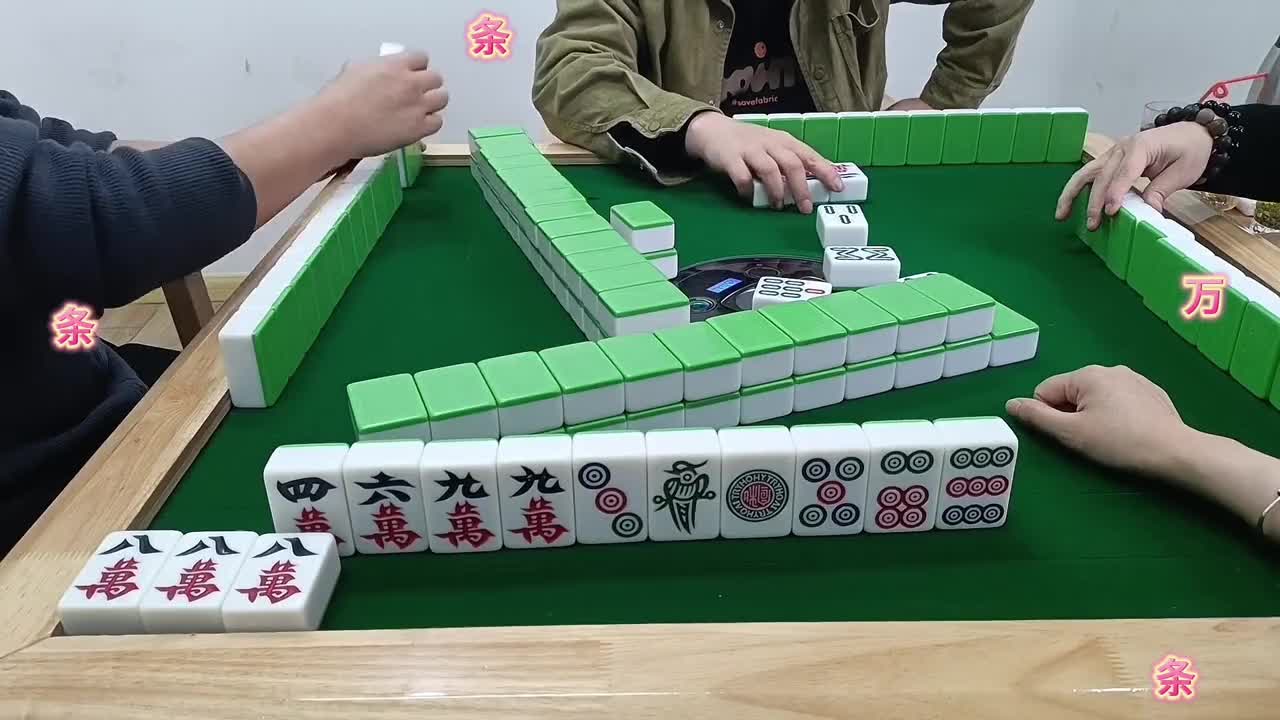 八鸡就是安逸，鸡多就飞