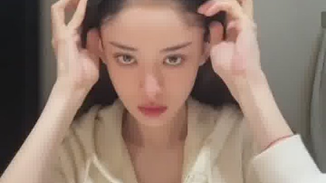 总觉得娜扎在脸上化妆很多余