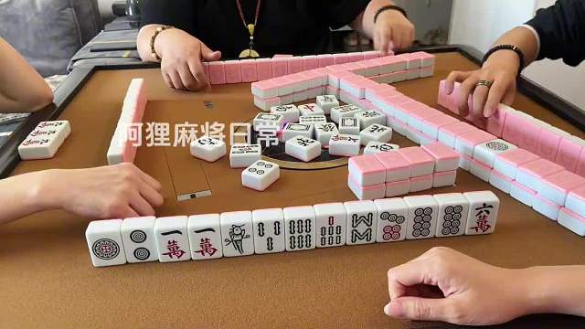 小伙伴们好运 好梦 晚安啦 明天可以定位棋牌室偶遇哦