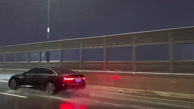 雨夜高架才是奥迪的主场