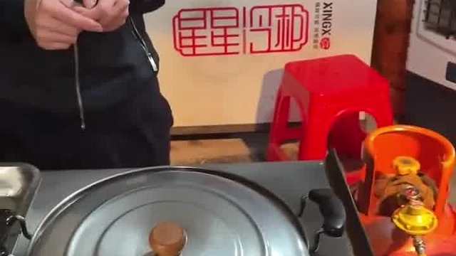 夜市遇到的鸭腿，9r一个，嘎嘎香口水直流！