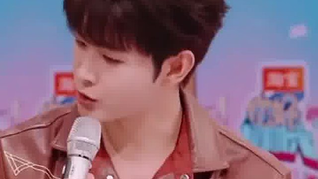 田嘉瑞一下子就躲开了