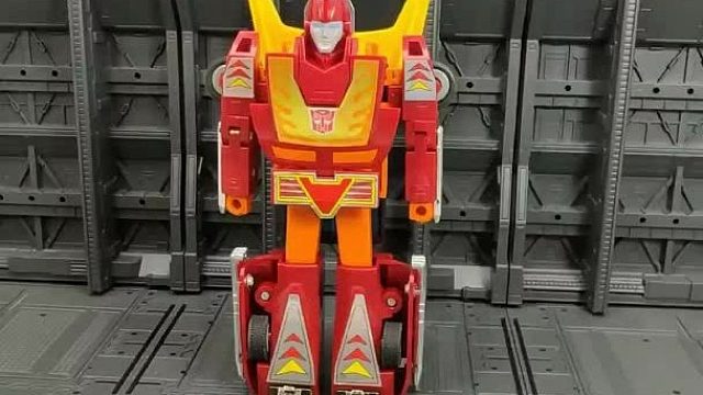 G1热破，汽车人成员，补天士前身，变形为科幻跑车。