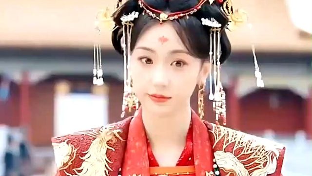 短剧 #热门短剧推荐 #皇后你别跑