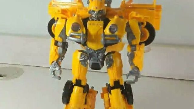 黑曼巴H6大黄蜂，汽车人成员，变形为大众甲虫车。