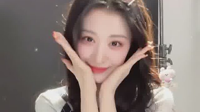 王楚然跺脚变装好美