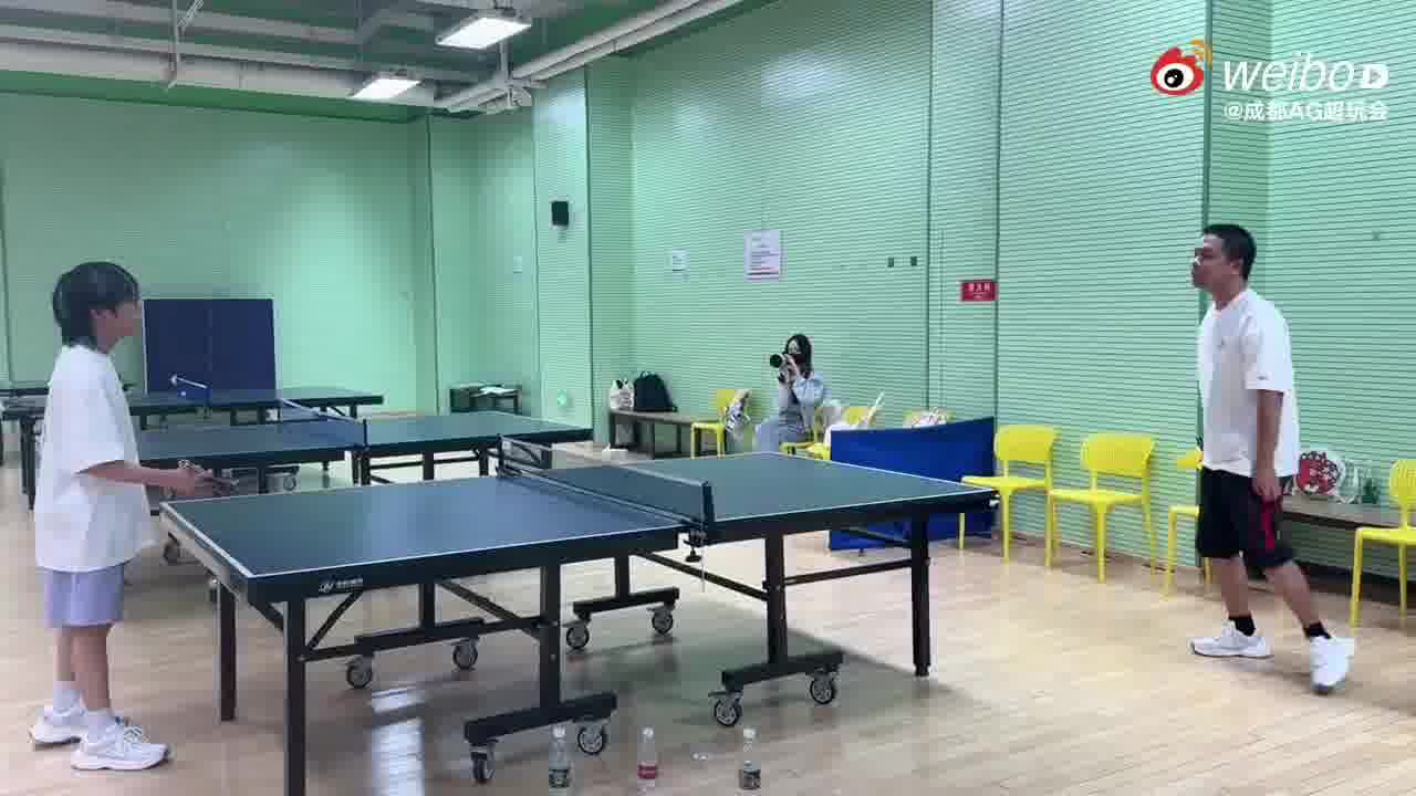 成都AG钟意和AG大帅切磋中，这个发球是在？