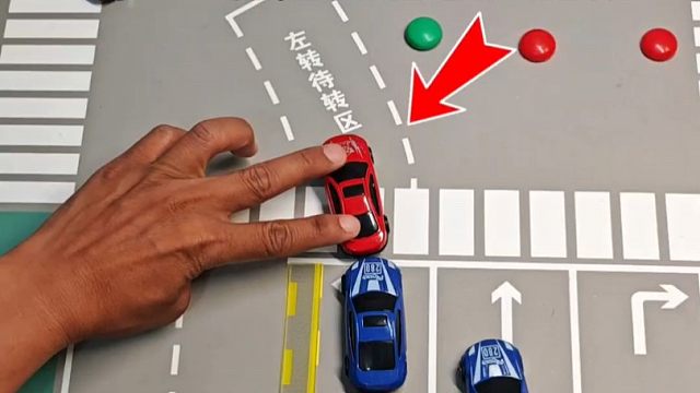 十字路口礼让原则：新手司机竟不知道，斯令一次给你讲明白