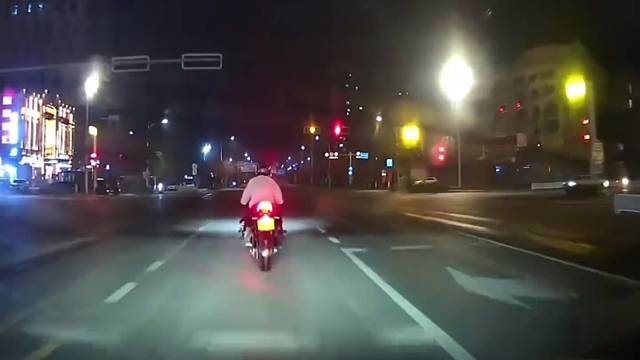 那些监控下奇葩的车祸