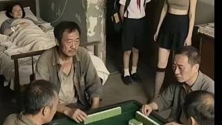 好賭的爸，生病的媽，上學(xué)的弟弟，破碎的她[