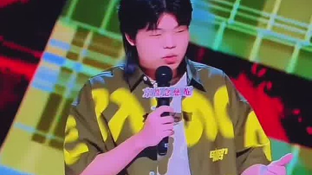 人从不应该因为自己的平庸而被指责，更不应该因为休息娱乐而感到羞愧