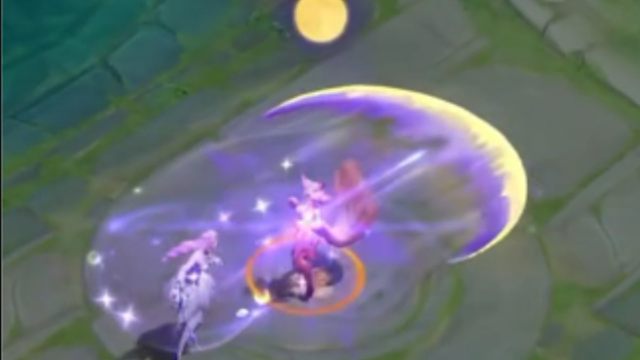 哇哇哇哇哇，露娜的免费皮肤特效不错呀，还有就是游戏内看凯的动画有概率抽腾讯月卡，这次元流之子时装竟然