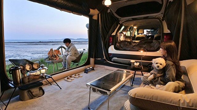 带上豪华两室充气汽车帐篷在海边露营野外烧烤