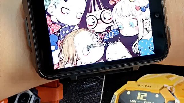 同桌不语只是一味的盯着