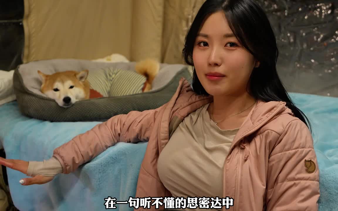 在暴风雪中露营，空气帐篷生存。