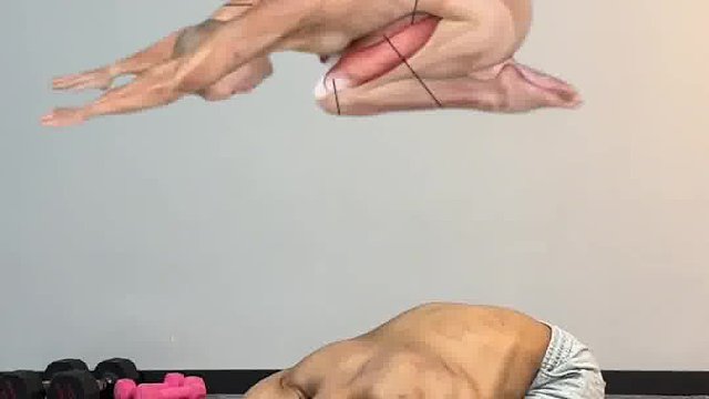 拉伸 拉伸教学 居家健身 百炼不如多拉，哪里痛你就拉哪里