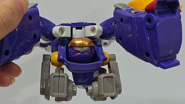 星杰6.5寸洛洛历险记狂野猩变形玩具模型