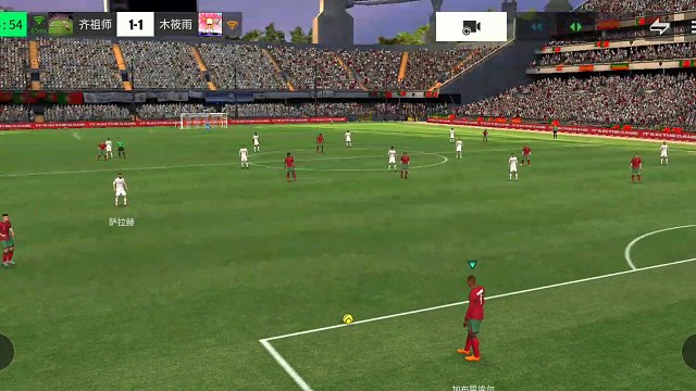 启动强突战术 中路挑球过人=单脚拉球 正常转身打门