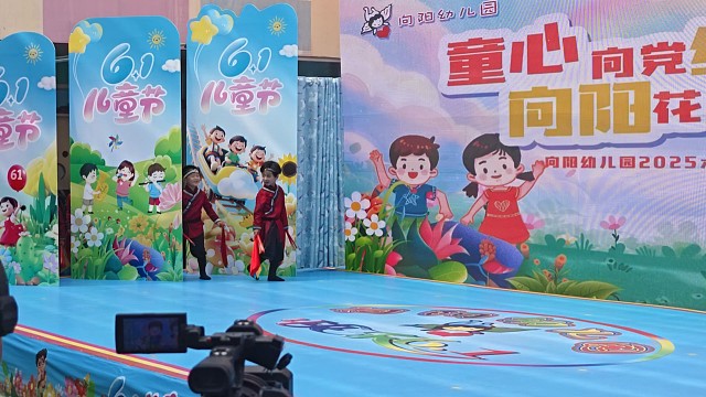 陪伴儿子过六一