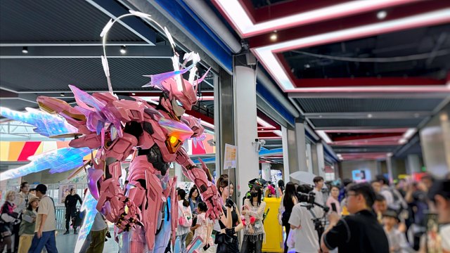 出息了，自制3米的机甲去漫展上新闻了！
