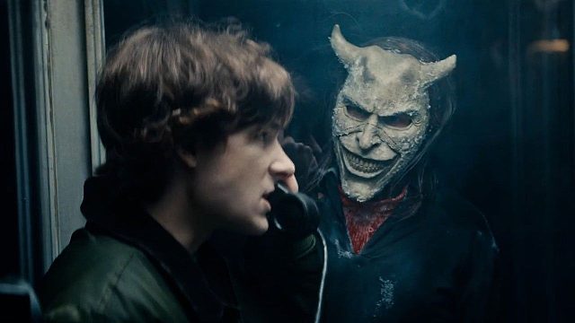 【IGN】电影《黑色电话2》预告：伊桑·霍克主演