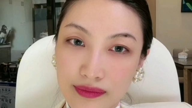 【曲曲】曲妈讲故事系列：小光环女主持为了跟围城内精英男在一起扯了快乐证但对方疯狂后撤，之后又找了上市