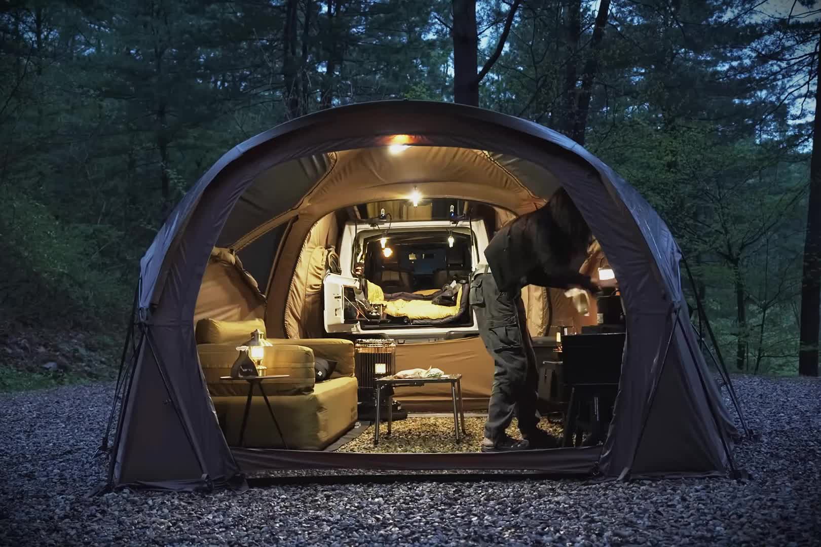 第2集：户外遇到暴雨，搭建房车露营地，享受户外露营