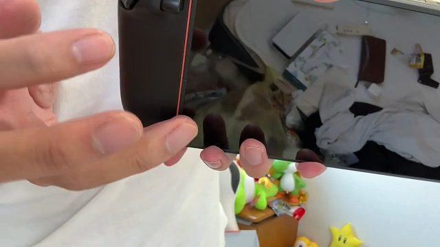 日本玩家安装NS2手柄被夹手！