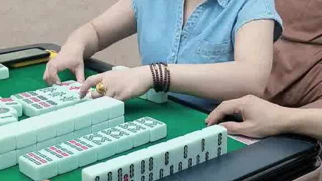 哦吼！小姐姐这胡有点大哈。湖北卡五星高手帮算一下吗？