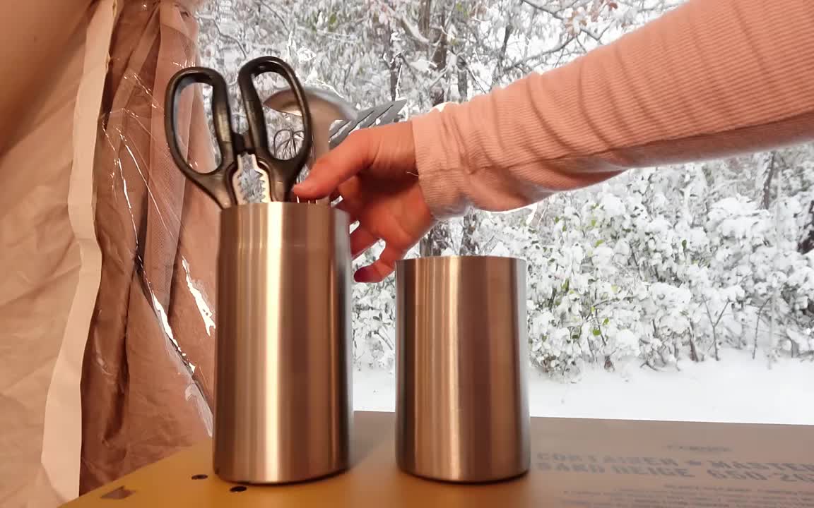 在暴风雪中搭建帐篷，没有悠闲，全是强度。