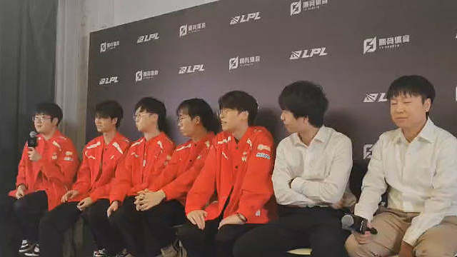 Q：怎么评价Monki选手的兰博？Cube：Monki选手的兰博玩的还是挺好的，就比我差一点吧！​​