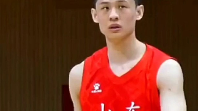 太冷静！王岚钦5秒两次拉住激动的陶汉林 受过高等教育就是不一样