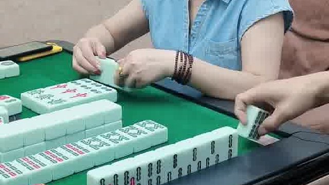 哦吼！小姐姐不是胡三元。孝感卡五星高手。这牌你会亮吗？