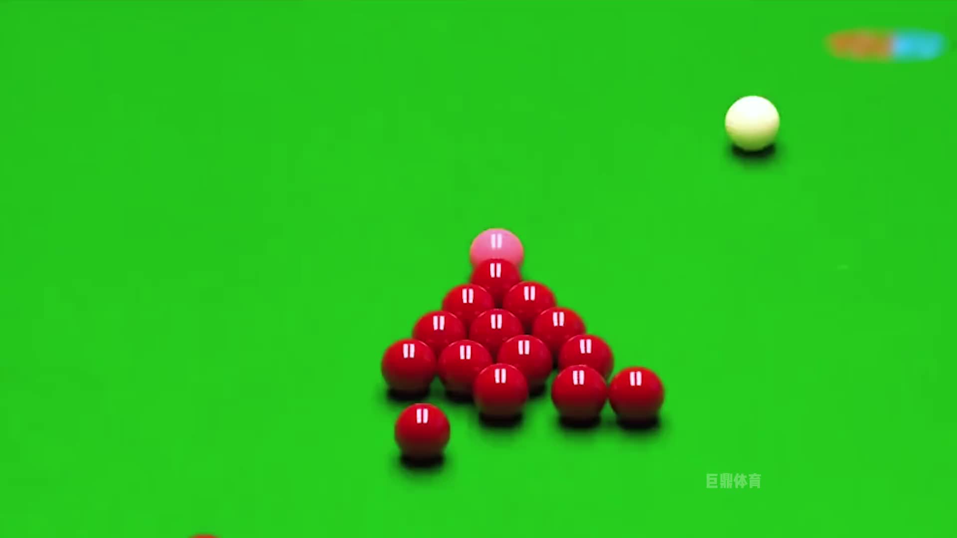 丁俊晖开球做简单斯诺克，对手接连轰炸球堆，晖哥笑傻裁判气懵 (1)