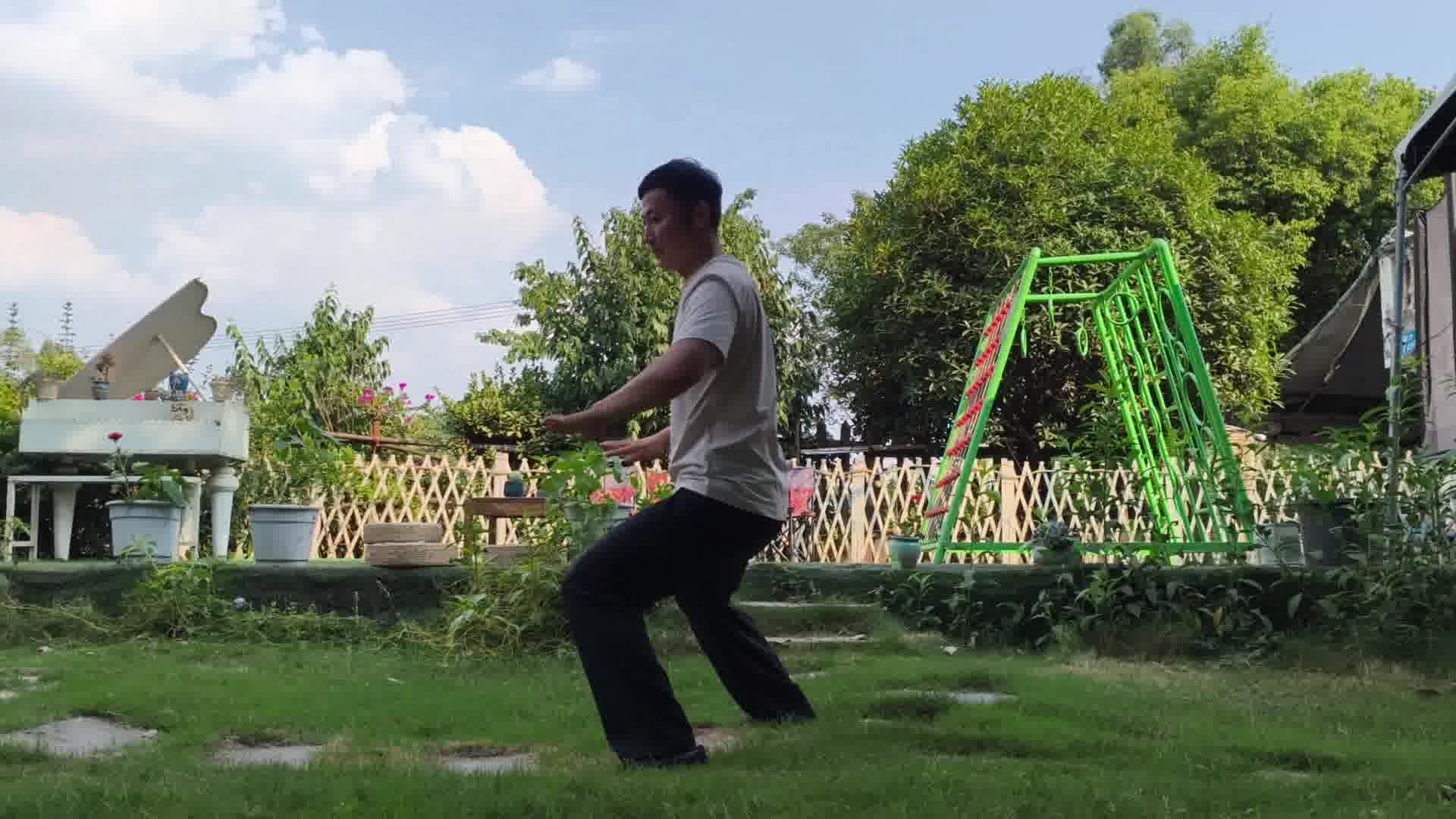 人类要在竞争中生存，便要奋斗