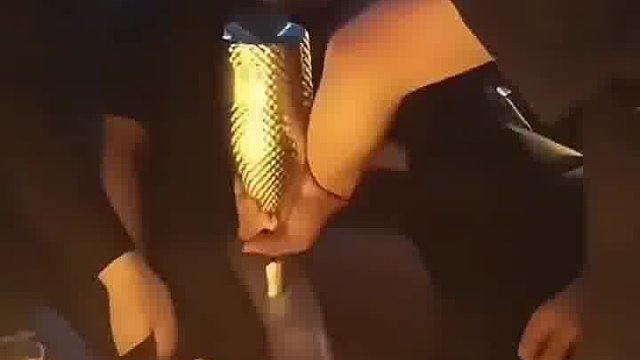 你看嘛，现在玩的欢，再过几个小时，耳朵上都得别两根