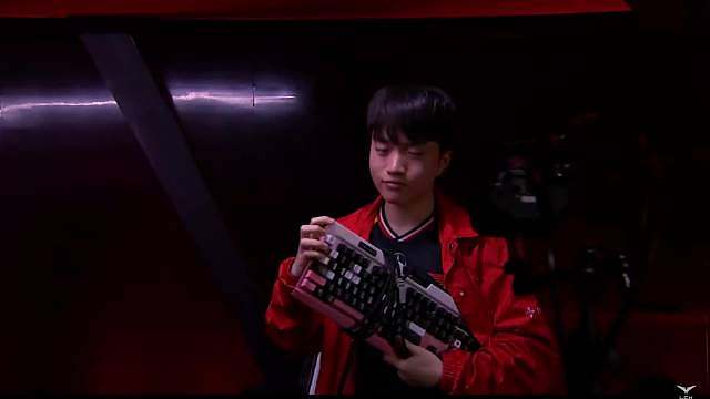 【MSI败决】小K忙着带货​​​