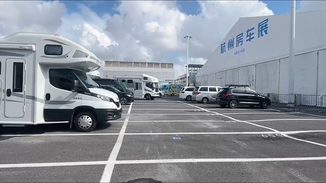 c型纯电房车