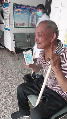 笑點有點低哦的直播