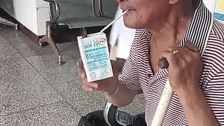 “多喝牛奶才能補(bǔ)鈣哦”