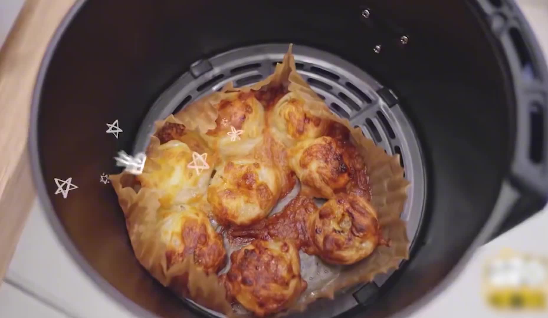 36岁单身富婆宋茜，拜访朋友送高科技当见面礼