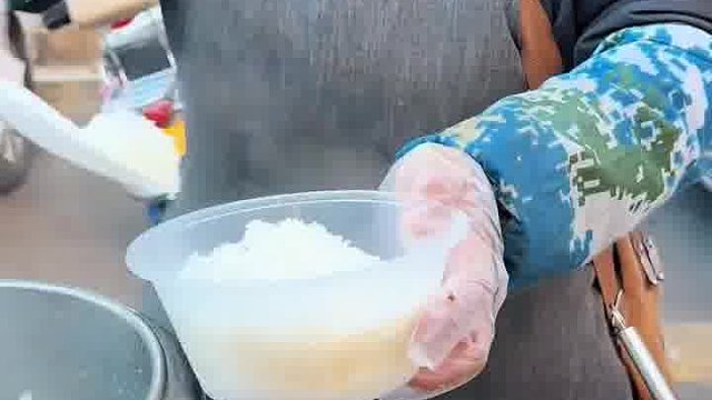 东北路边摊红烧肉鸡腿盖饭12 一份满满的肉香蒙了