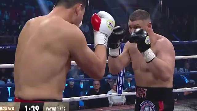 中国小伙开局就被击倒读秒！老外激动欢呼，站起来后重拳KO反杀