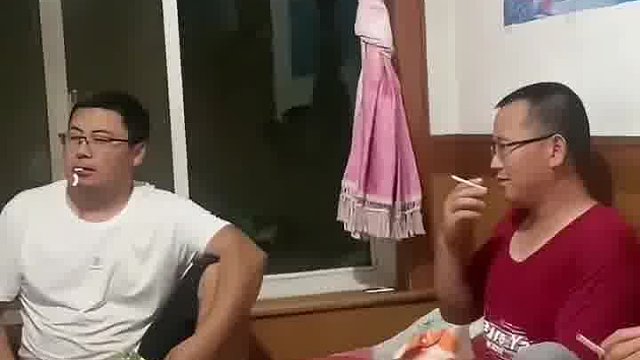 大意了，忘记我爸和哥哥在旁边了