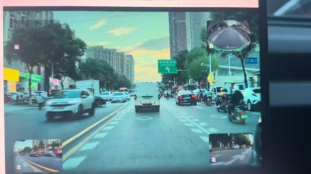 请问视频中有几处是交通守法行为