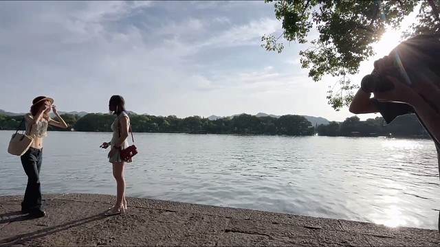 西湖边可以看到整个苏堤的网红点机位