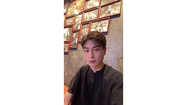 留三分随性，
存七分认真