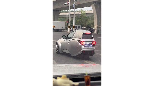 怎么把我的鞋子开出来了？